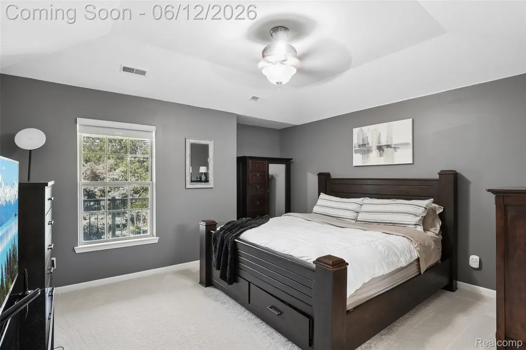 11862 Farmington Road Livonia City MI 48150