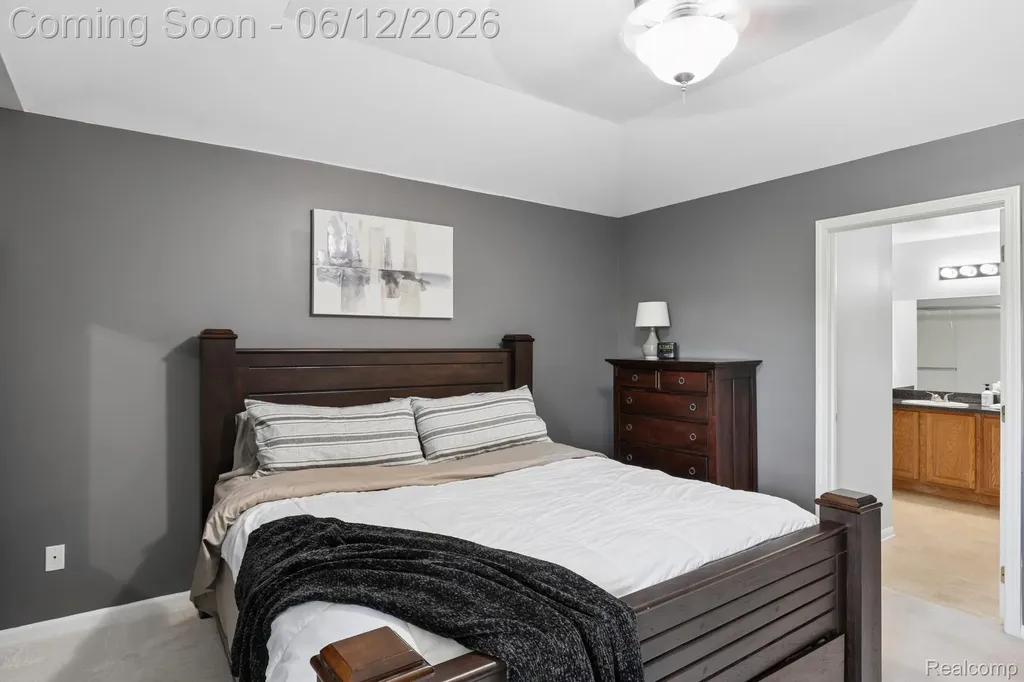 11862 Farmington Road Livonia City MI 48150