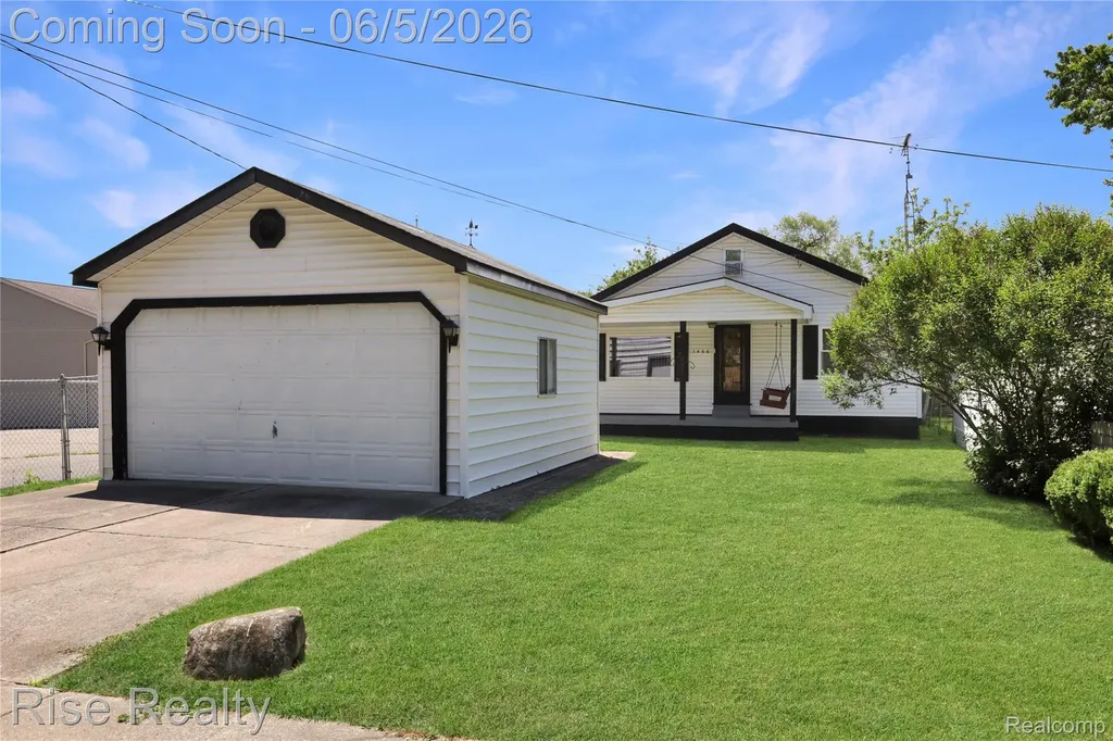 1466 Connell Street Burton City MI 48529