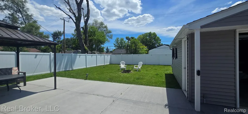 29521 Florence Street Garden City City MI 48135