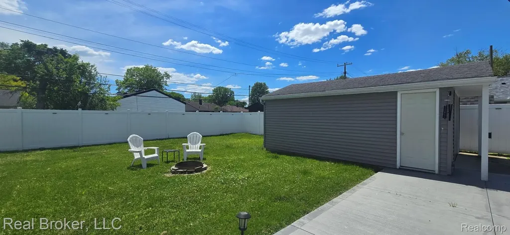 29521 Florence Street Garden City City MI 48135