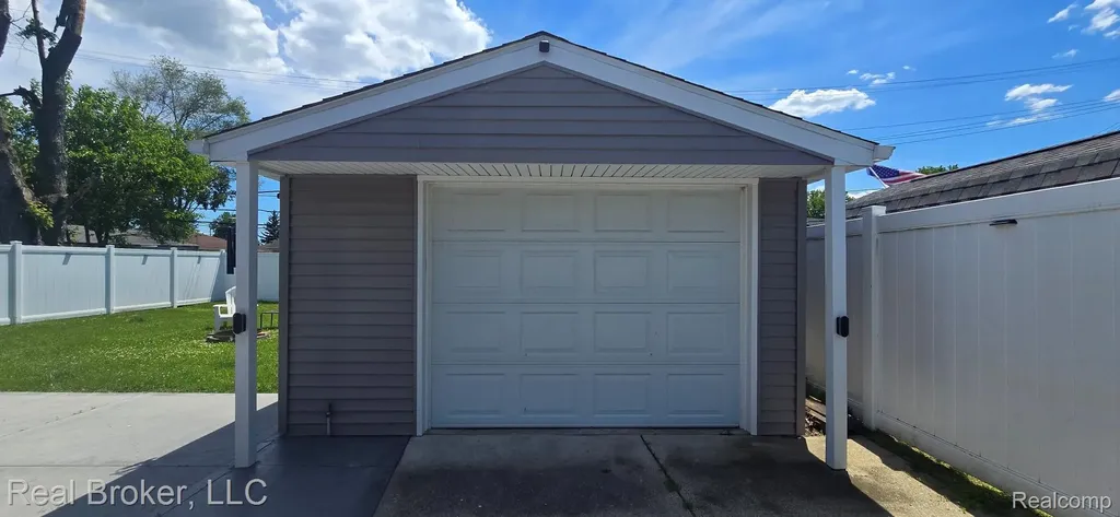 29521 Florence Street Garden City City MI 48135
