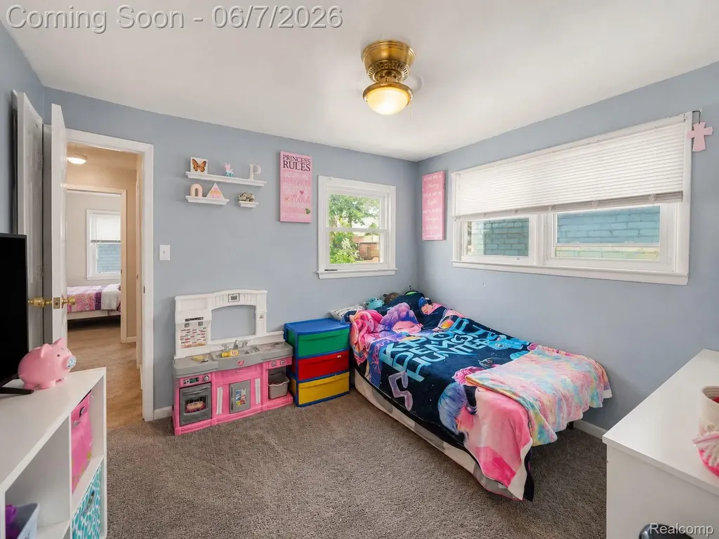 1304 Stewart Avenue Lincoln Park City MI 48146