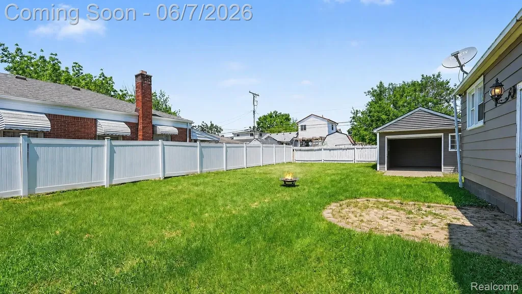 1304 Stewart Avenue Lincoln Park City MI 48146