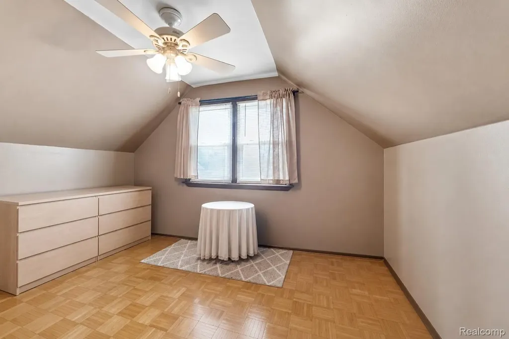 2048 Arcola Street Garden City City MI 48135