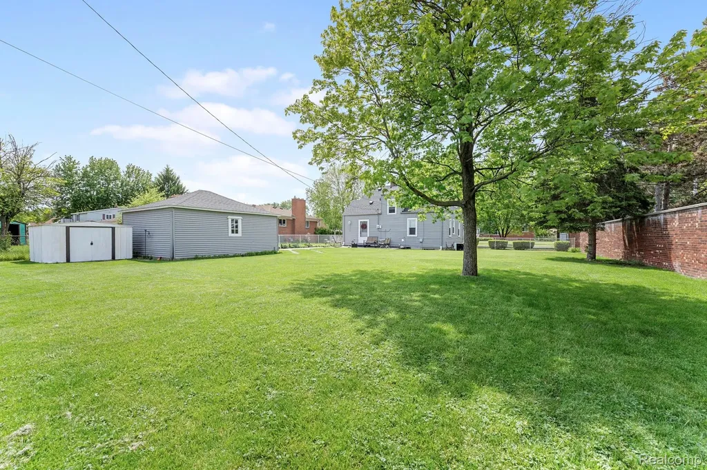 2048 Arcola Street Garden City City MI 48135