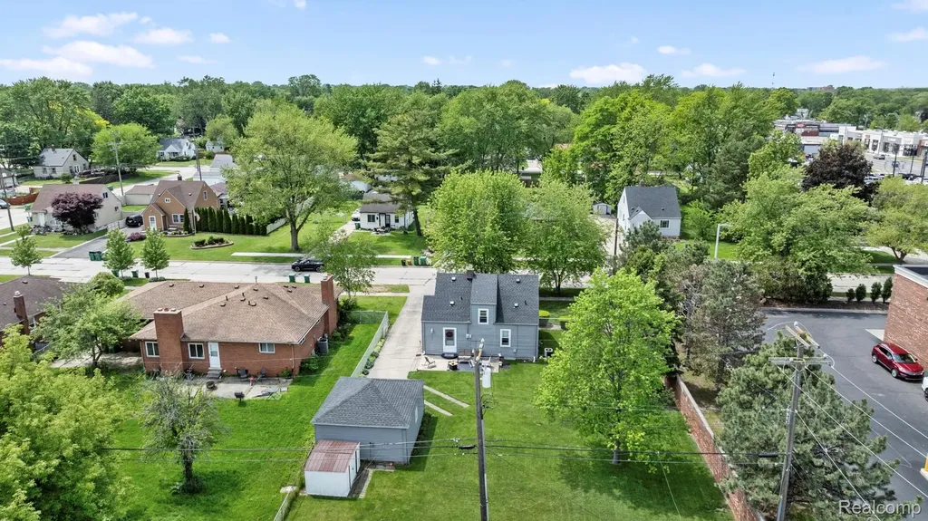 2048 Arcola Street Garden City City MI 48135