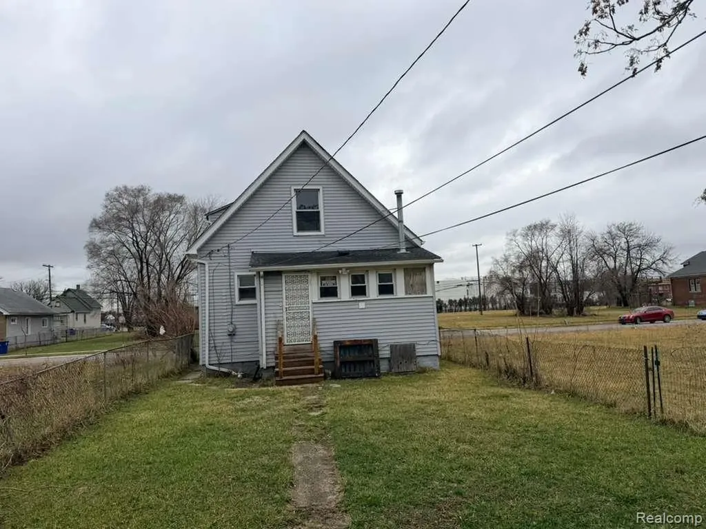 11756 Dyar Street Hamtramck City MI 48212
