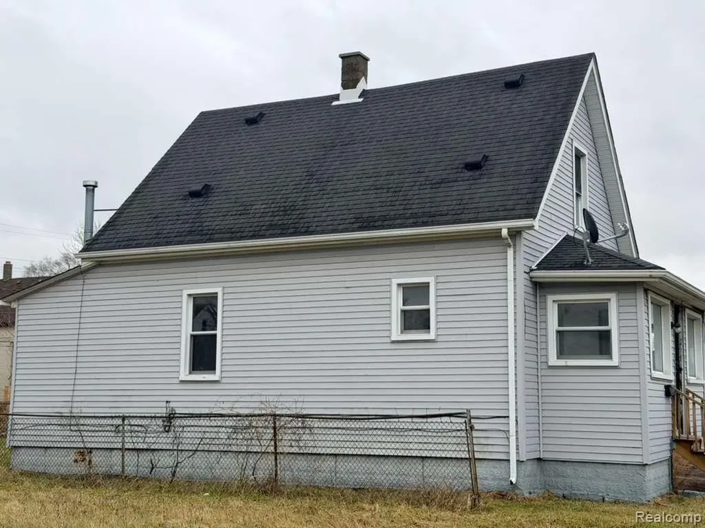 11756 Dyar Street Hamtramck City MI 48212