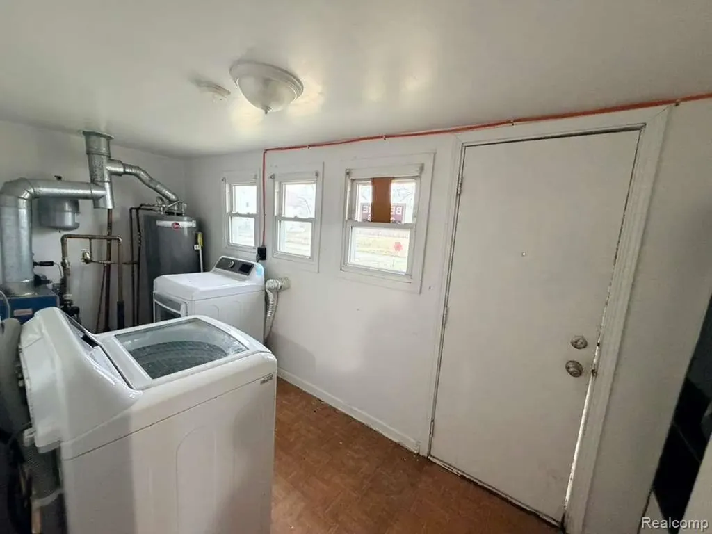 11756 Dyar Street Hamtramck City MI 48212