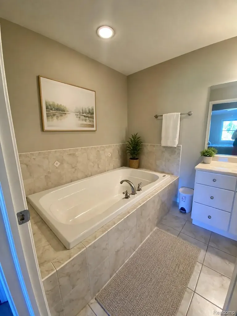 8095 Woodstone Court Grand Blanc Charter Township MI 48439