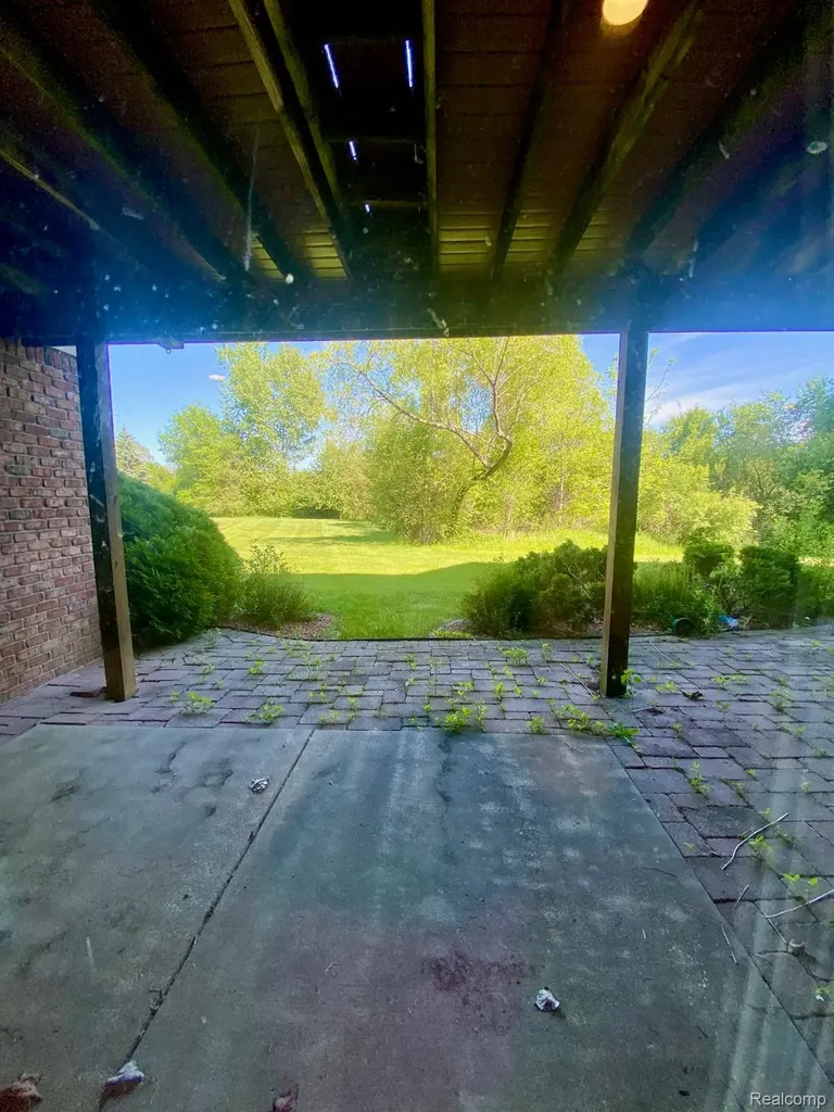 8095 Woodstone Court Grand Blanc Charter Township MI 48439