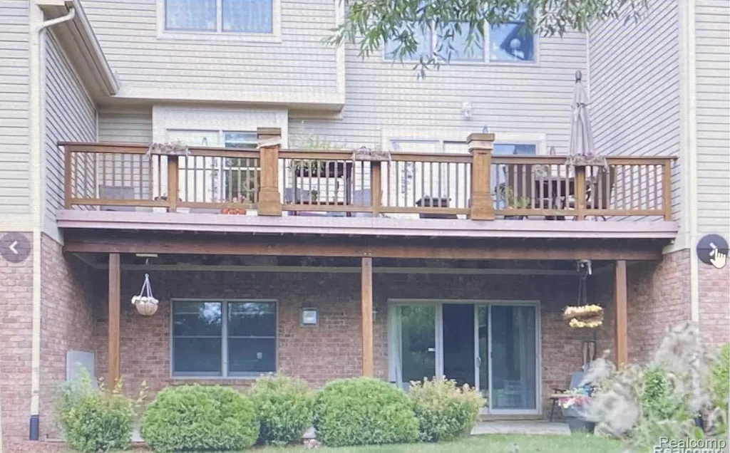 8095 Woodstone Court Grand Blanc Charter Township MI 48439
