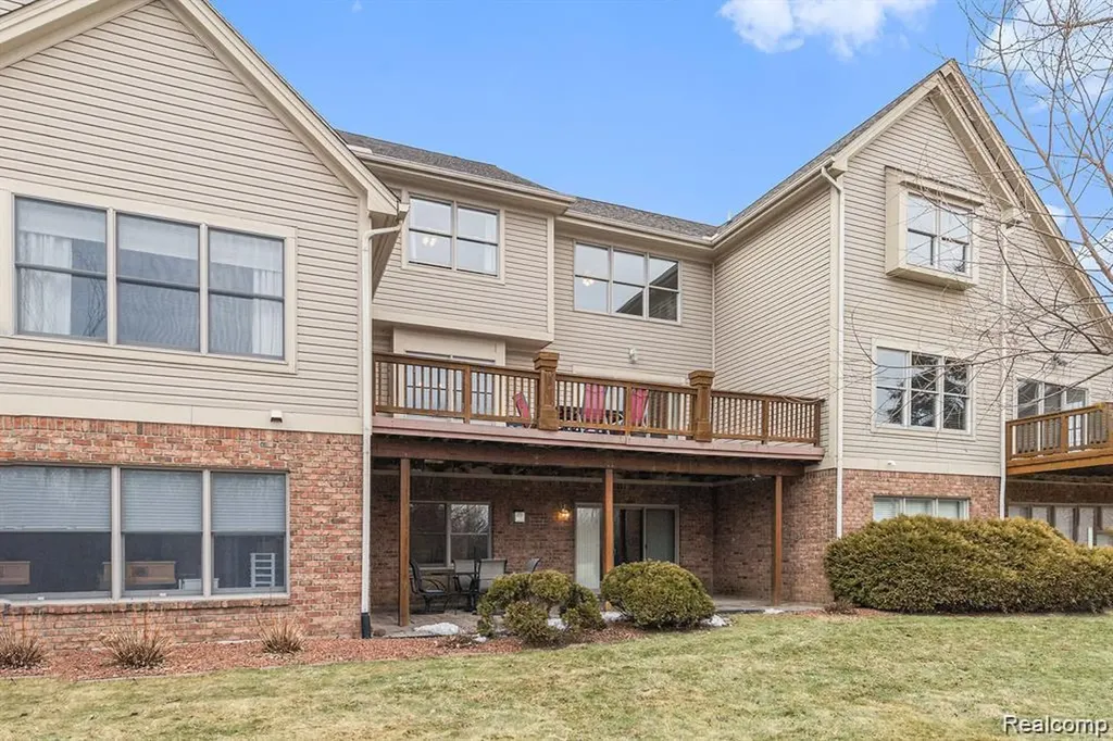 8095 Woodstone Court Grand Blanc Charter Township MI 48439