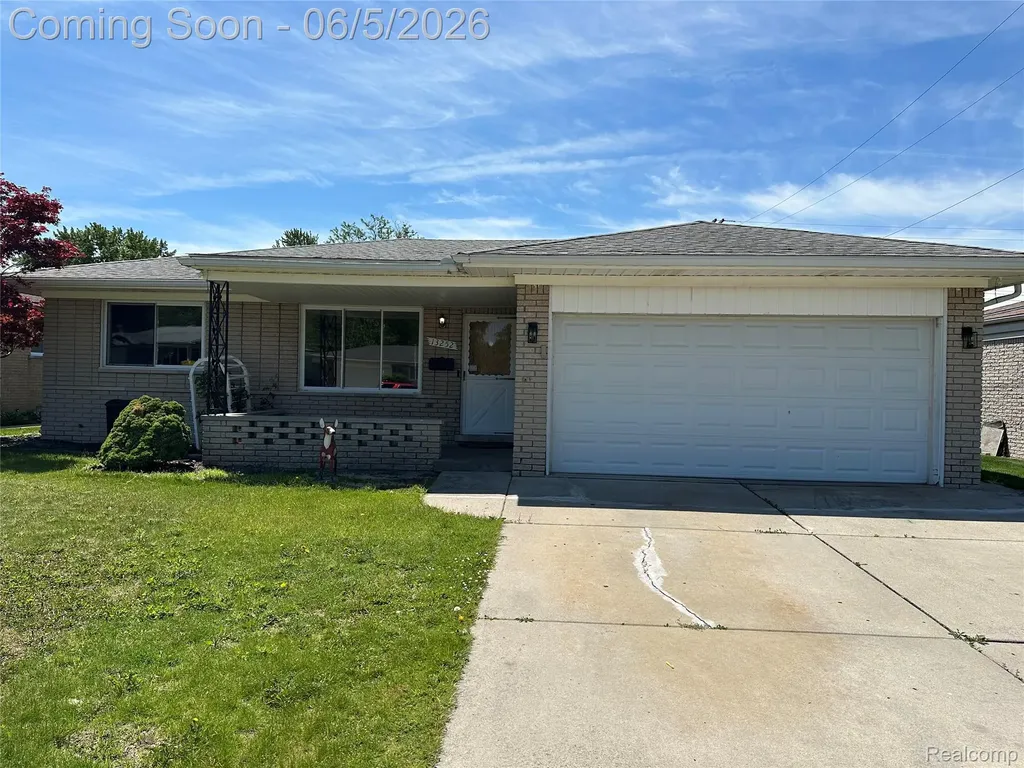 13252 Diena Drive Warren City MI 48088
