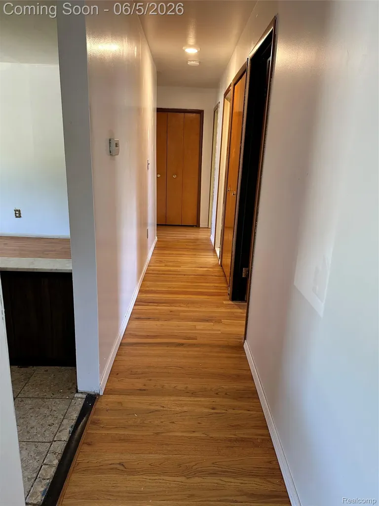 13252 Diena Drive Warren City MI 48088