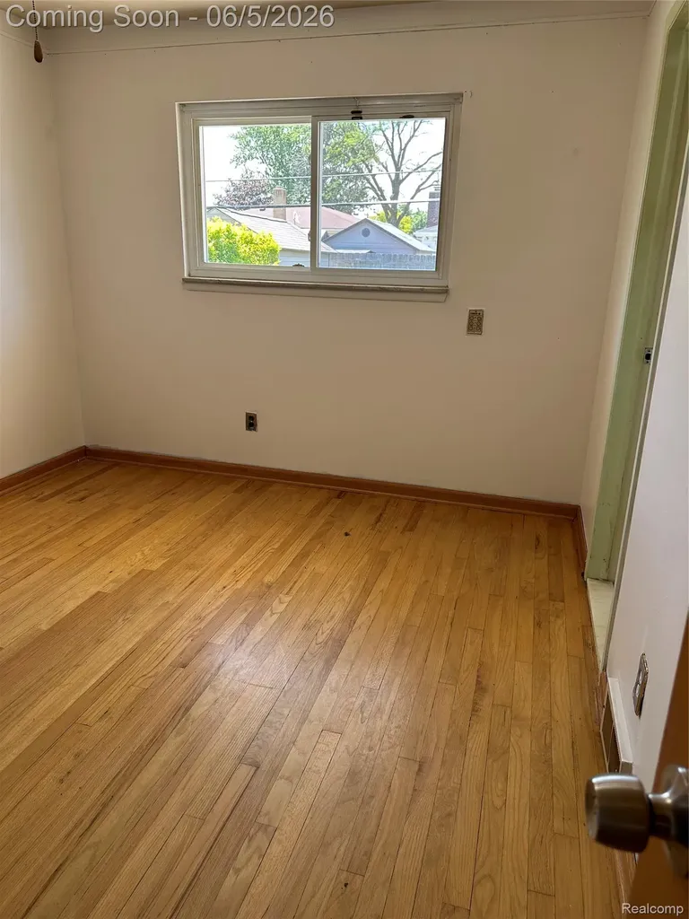 13252 Diena Drive Warren City MI 48088