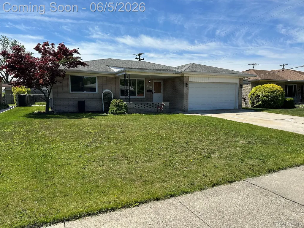 13252 Diena Drive Warren City MI 48088