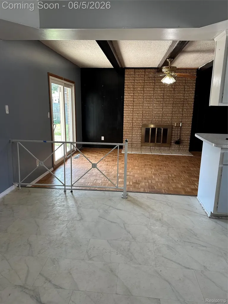 13252 Diena Drive Warren City MI 48088