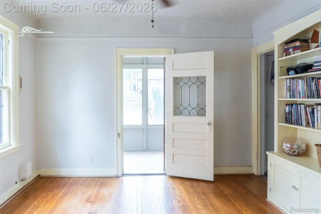 15080 Artesian Street Detroit City MI 48223