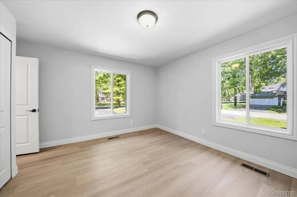 3096 Myddleton Drive Troy City MI 48084