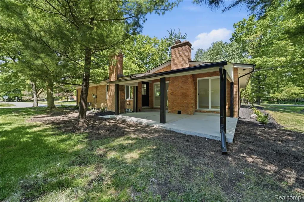 3096 Myddleton Drive Troy City MI 48084
