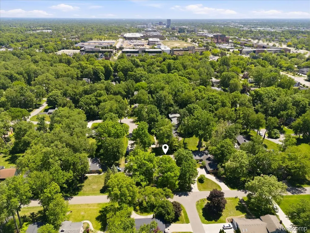 3096 Myddleton Drive Troy City MI 48084