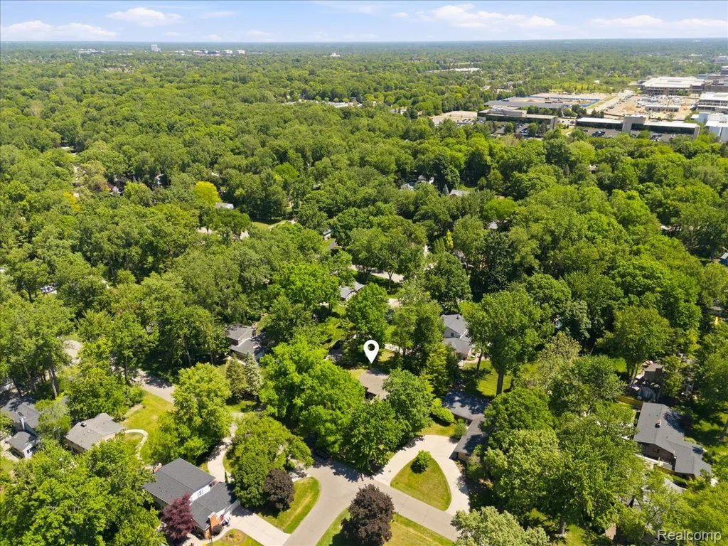 3096 Myddleton Drive Troy City MI 48084