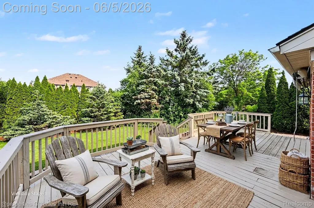 18454 Queensbury Drive Livonia City MI 48152