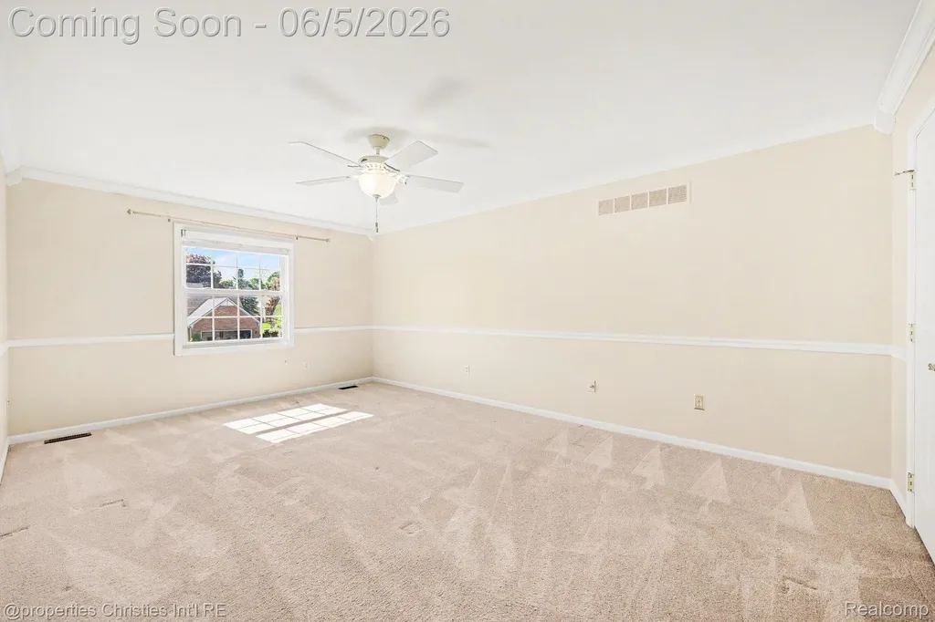 18454 Queensbury Drive Livonia City MI 48152