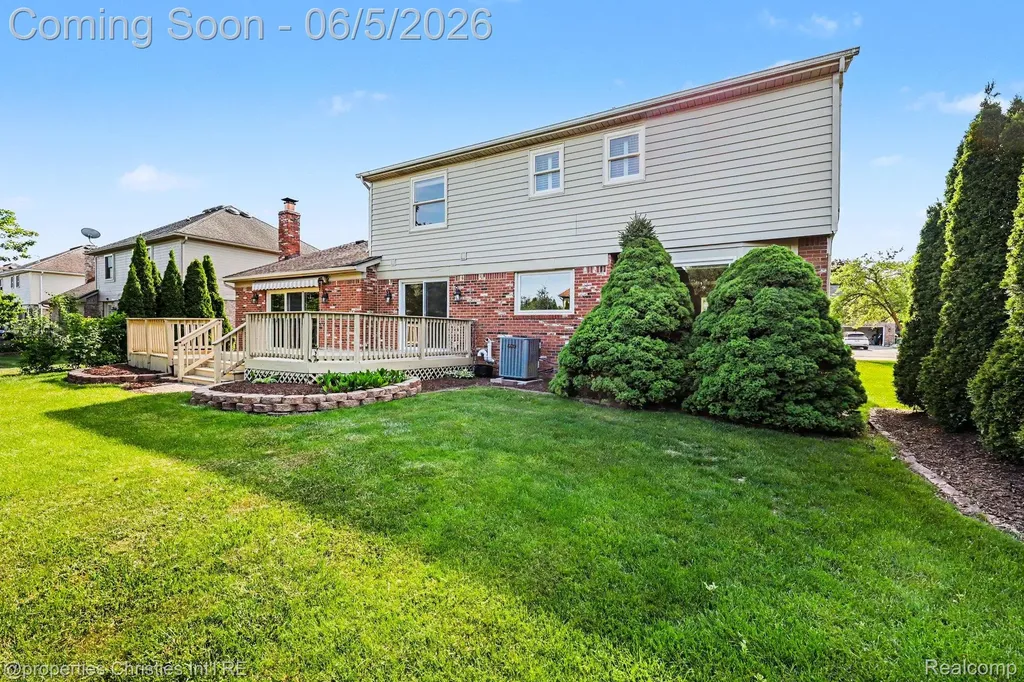 18454 Queensbury Drive Livonia City MI 48152