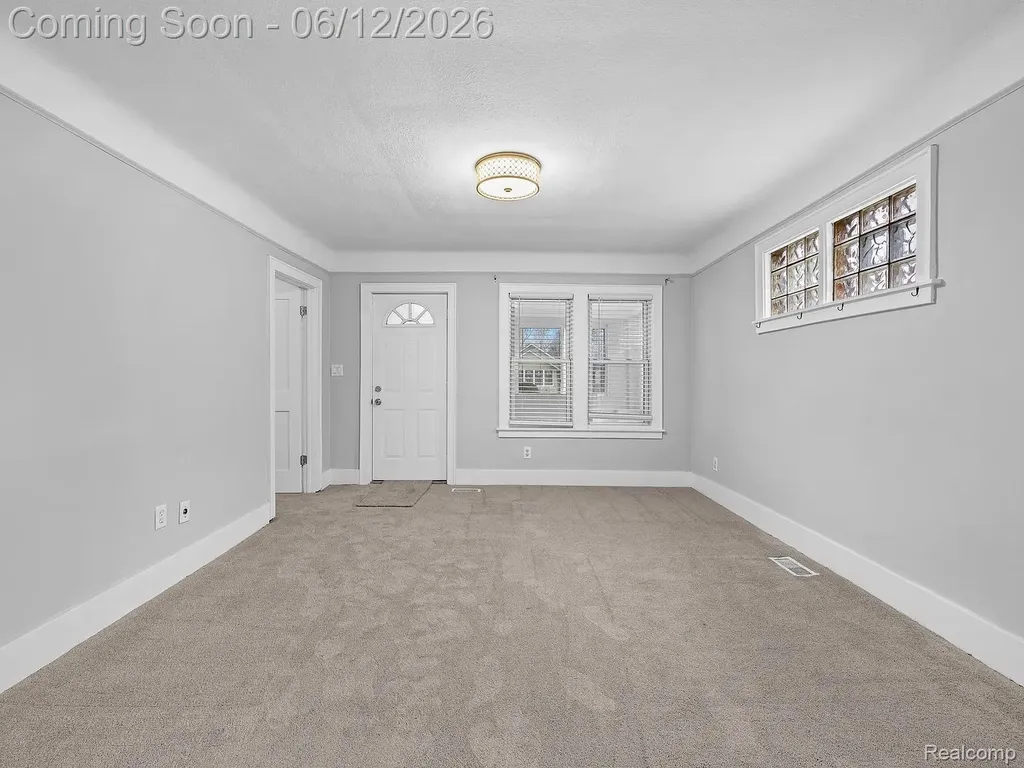 419 W 12 Mile Road Royal Oak City MI 48073