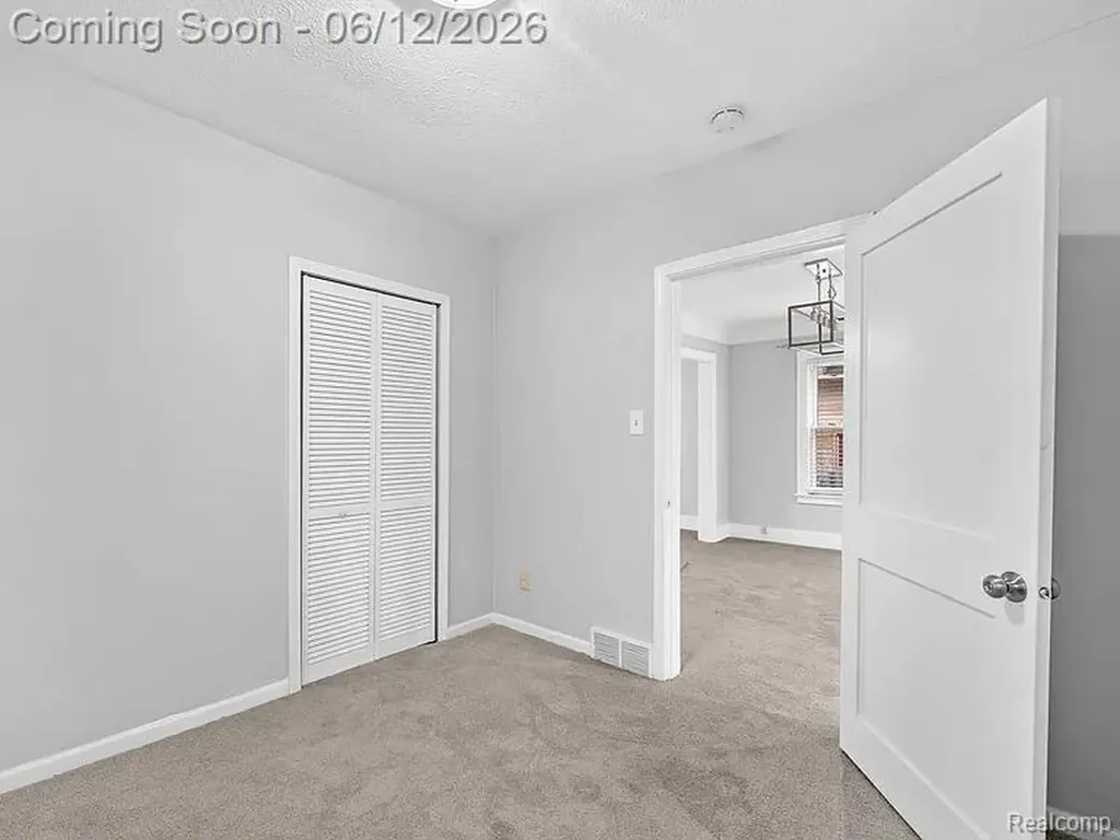 419 W 12 Mile Road Royal Oak City MI 48073