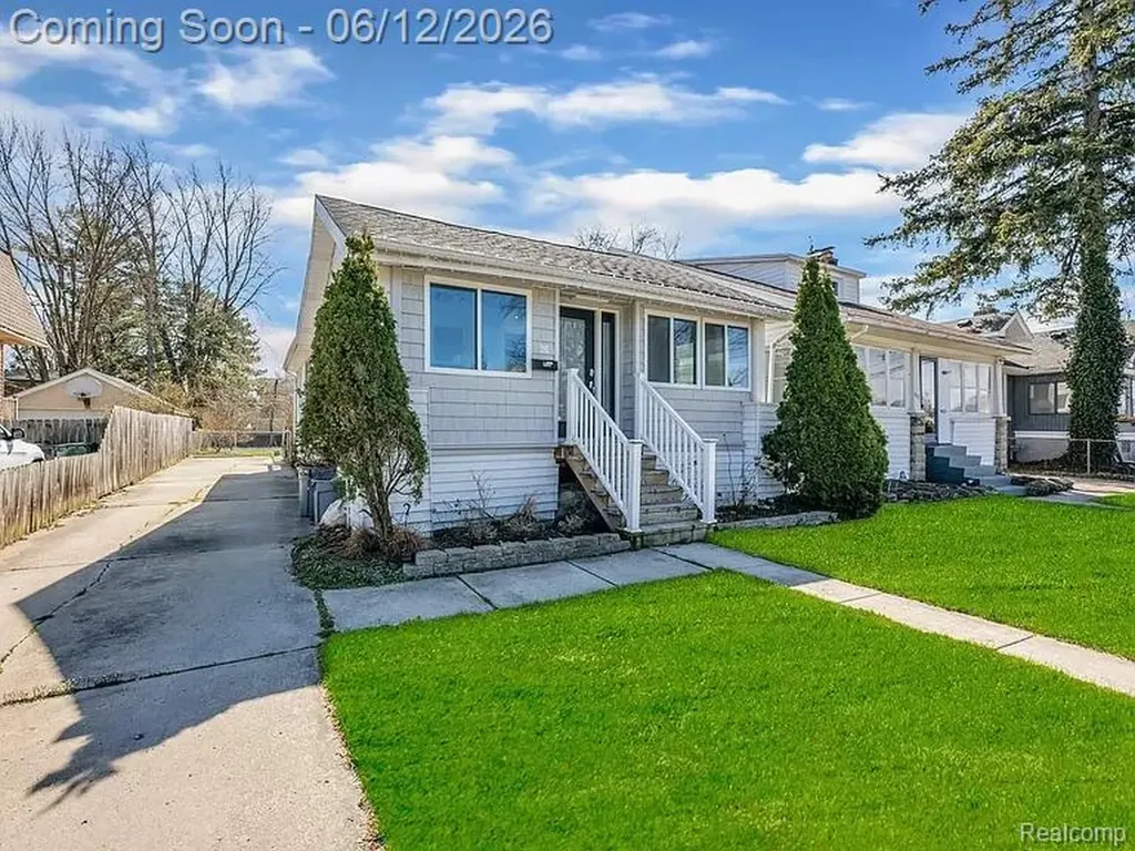 419 W 12 Mile Road Royal Oak City MI 48073