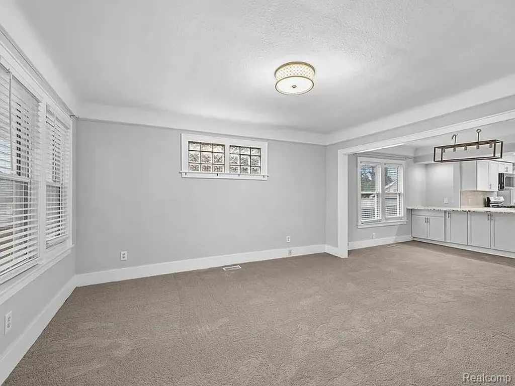 419 W 12 Mile Road Royal Oak City MI 48073