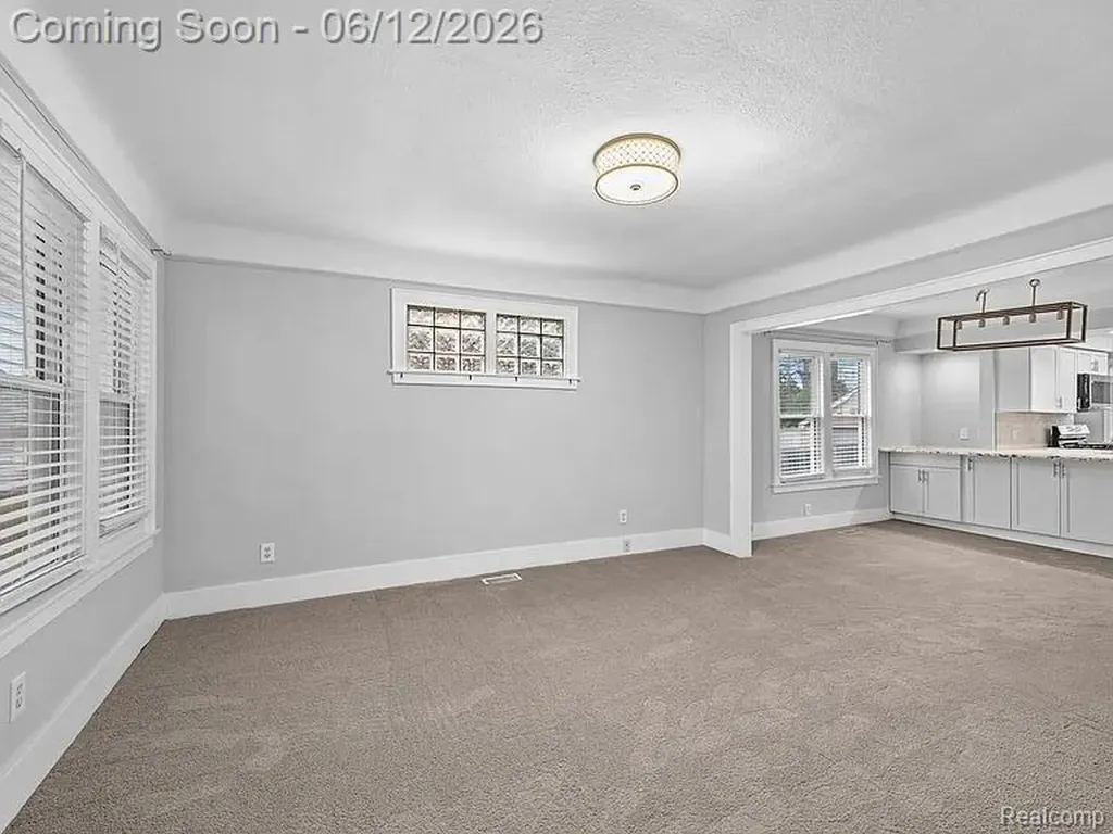 419 W 12 Mile Road Royal Oak City MI 48073