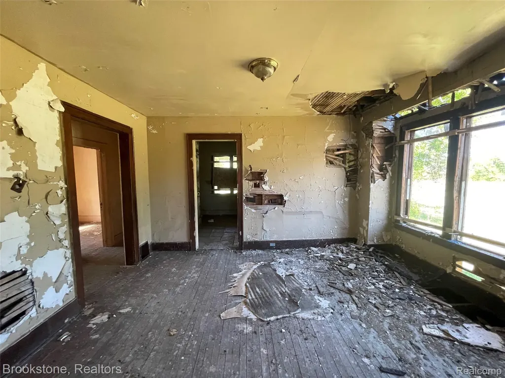 12610 Hamburg Street Detroit City MI 48205