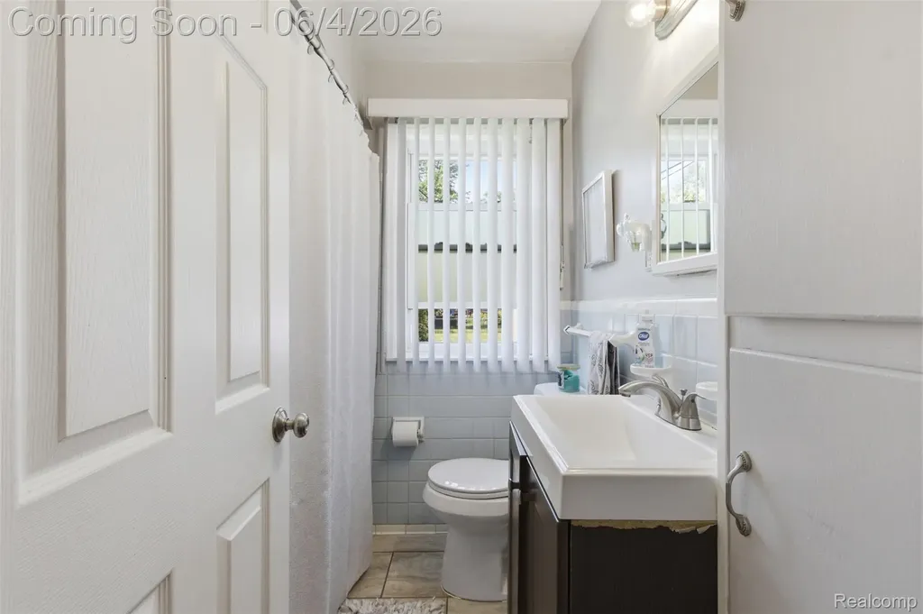 9615 Wormer Redford Charter Township MI 48239