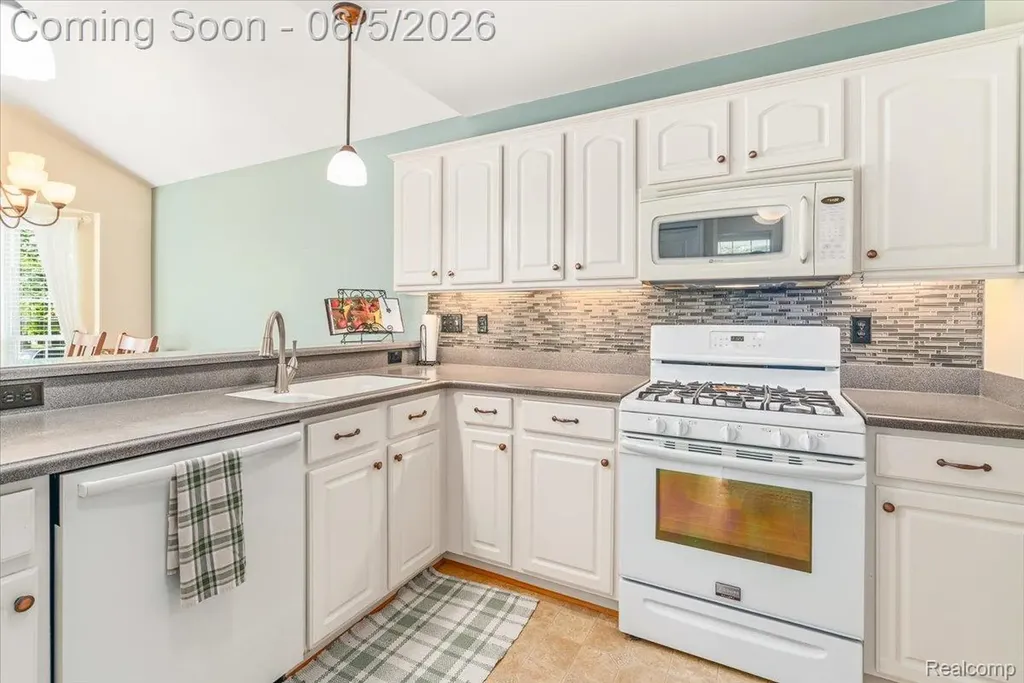 49105 Hawksburry Road Canton Charter Township MI 48188