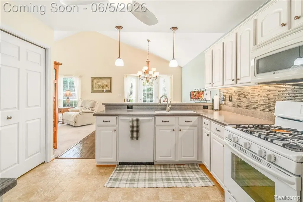 49105 Hawksburry Road Canton Charter Township MI 48188