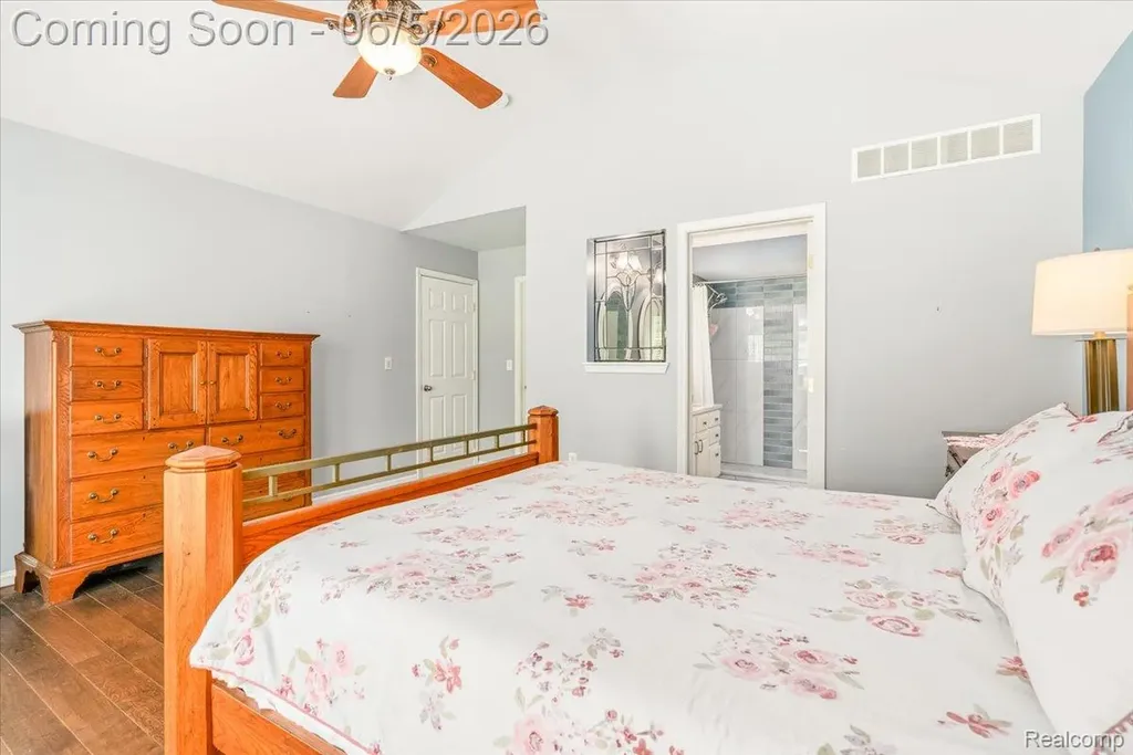 49105 Hawksburry Road Canton Charter Township MI 48188