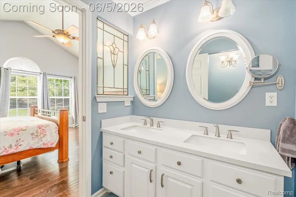 49105 Hawksburry Road Canton Charter Township MI 48188