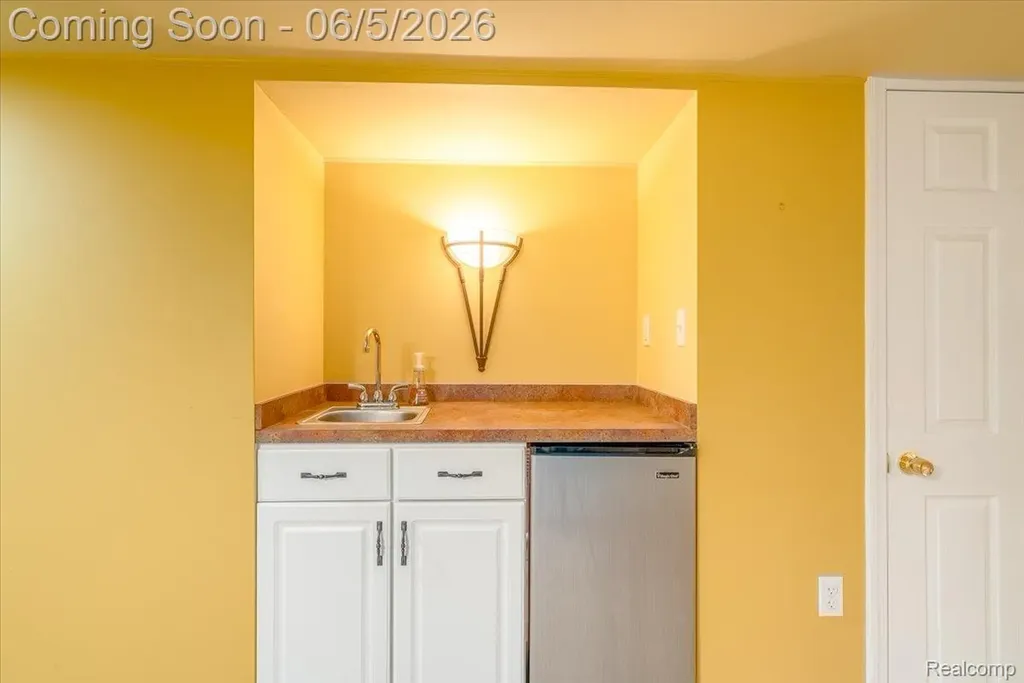 49105 Hawksburry Road Canton Charter Township MI 48188