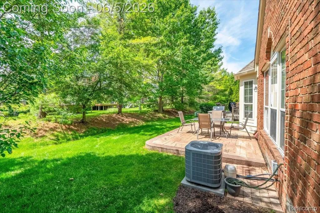 49105 Hawksburry Road Canton Charter Township MI 48188