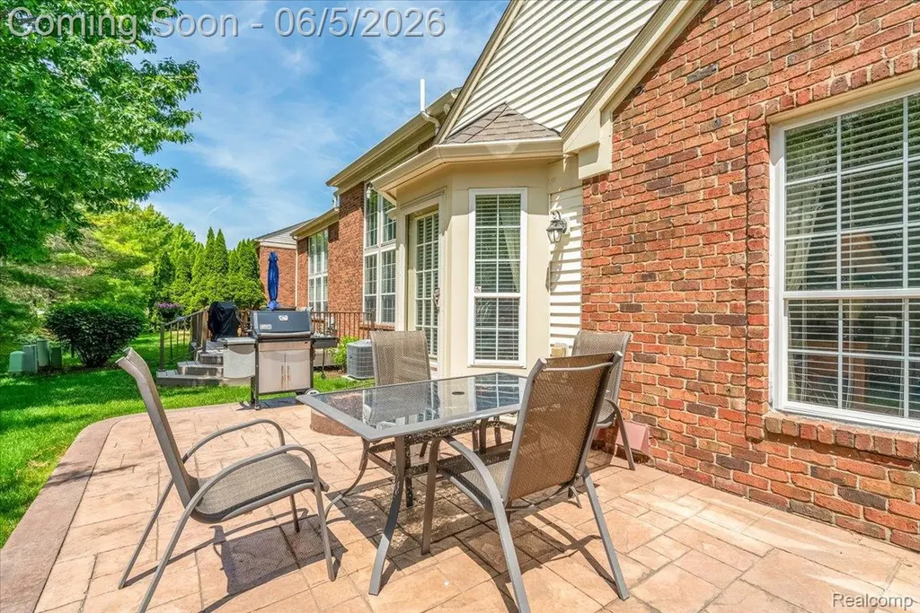 49105 Hawksburry Road Canton Charter Township MI 48188