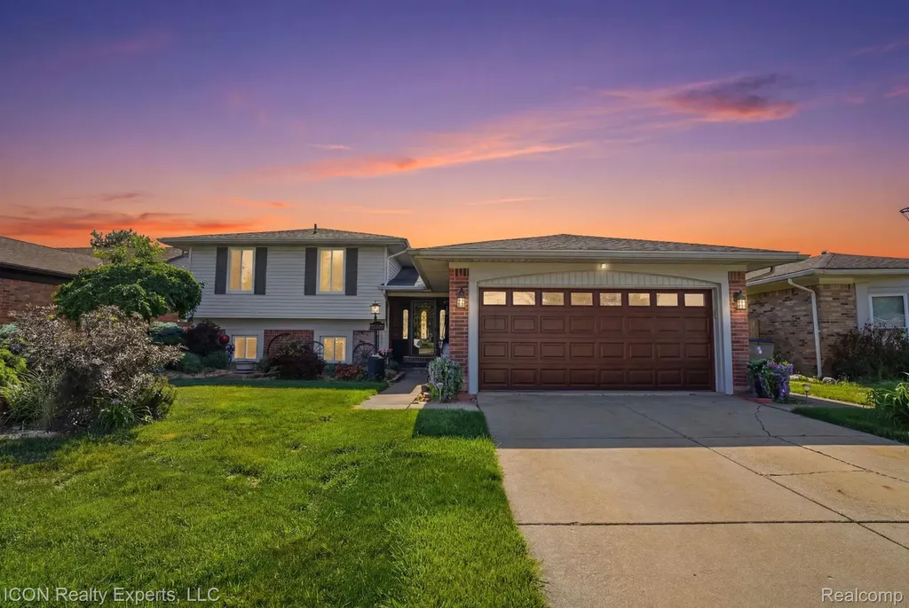 40567 Santoni Drive Clinton Charter Township MI 48038
