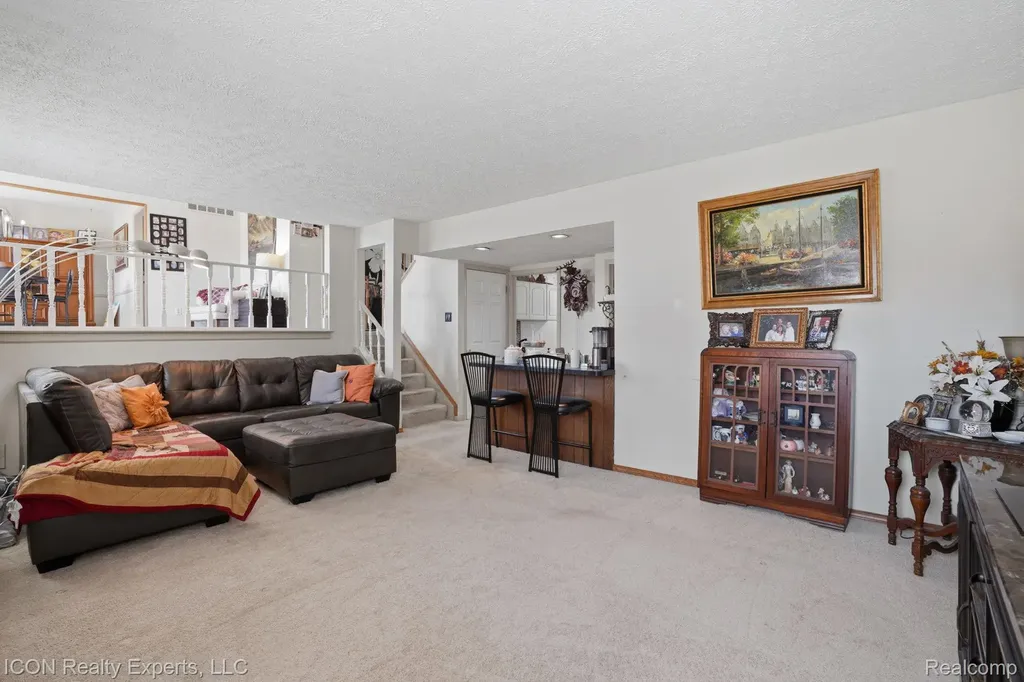 40567 Santoni Drive Clinton Charter Township MI 48038