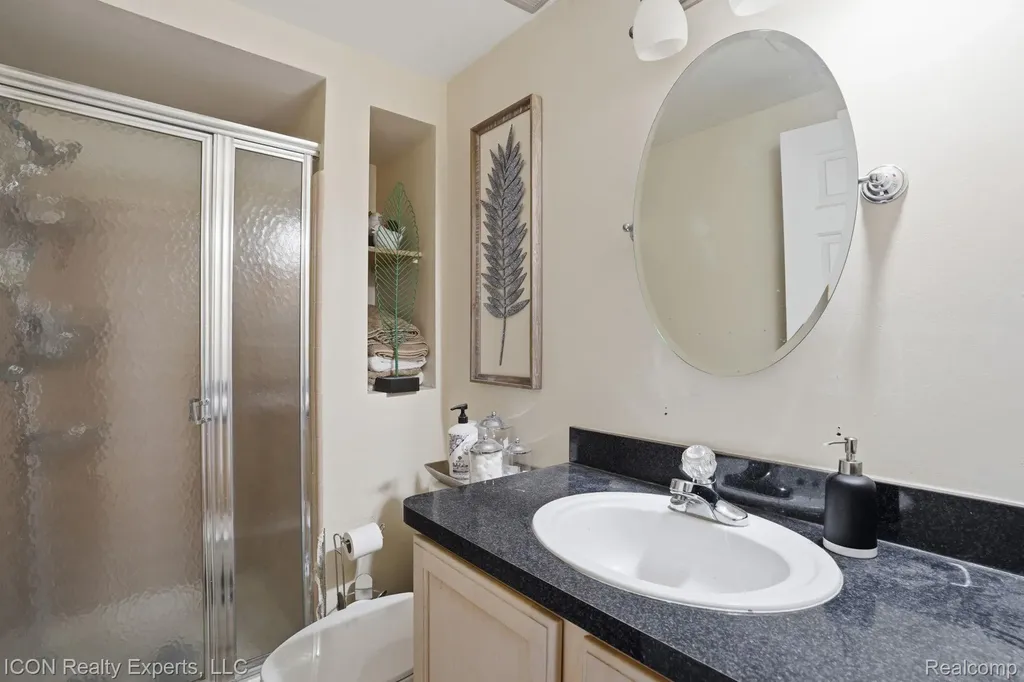 40567 Santoni Drive Clinton Charter Township MI 48038