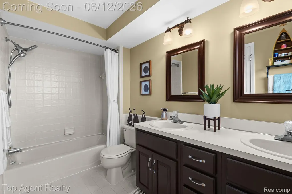 7214 Harbor Drive Clay Township MI 48001