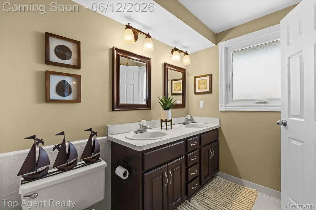 7214 Harbor Drive Clay Township MI 48001